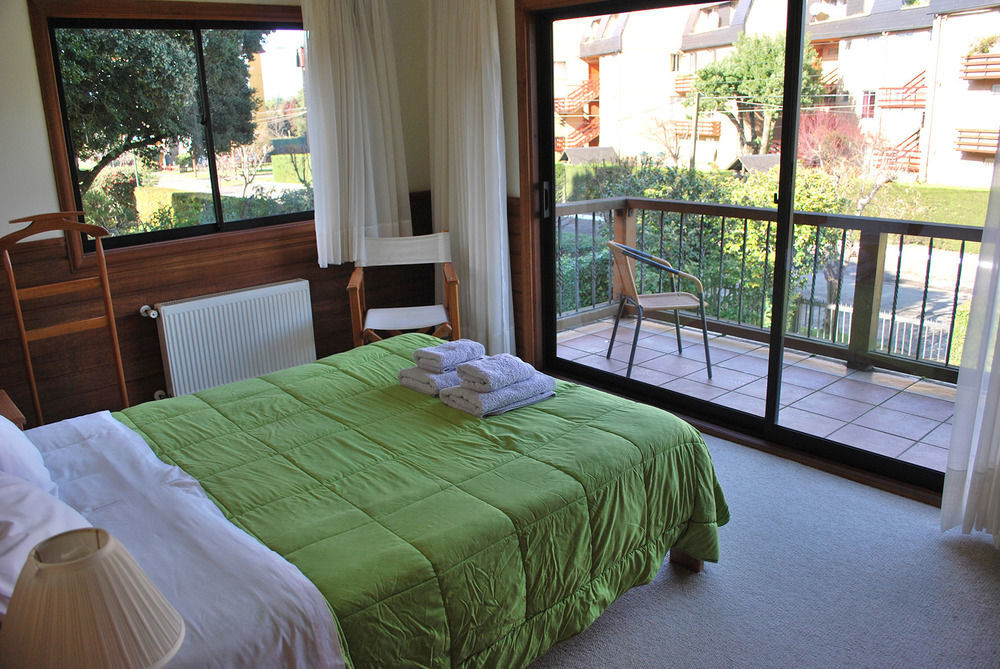 Frontera Pucon Hostel B&B Esterno foto